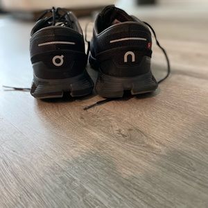 Men’s OnCloud x shoes.